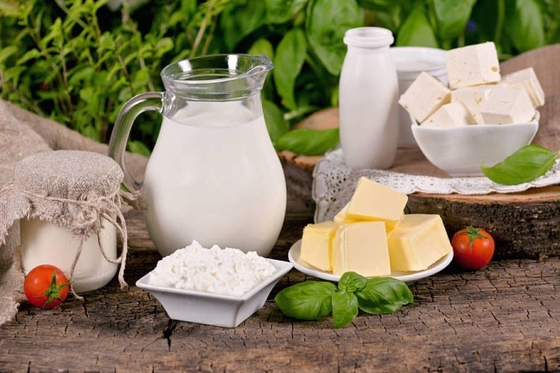 مستحلبات طعام طبيعية بخرز أبيض أحادي ديجليسيريد E471 GMS40 D50